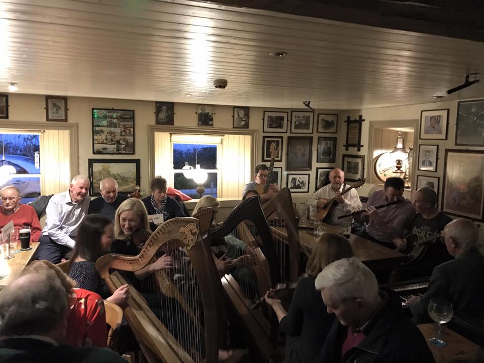 TRADITIONAL IRISH MUSIC- SUNDAY SESSION @ Larkins Bar & Restaurant